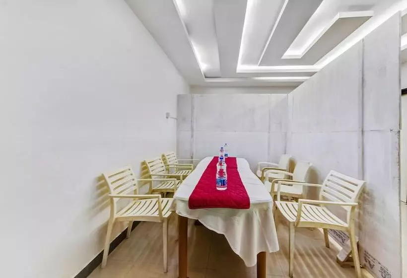 هتل Treebo B Coral, 2 Km From Promenade Beach