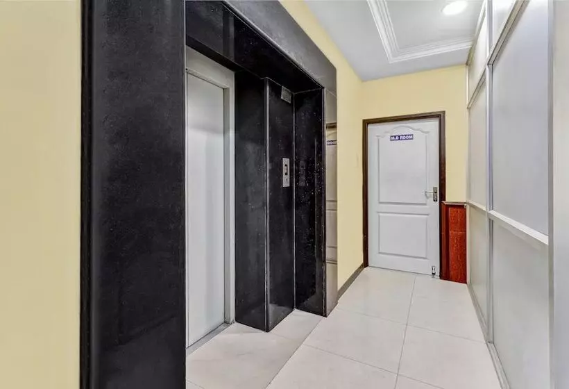 هتل Treebo B Coral, 2 Km From Promenade Beach