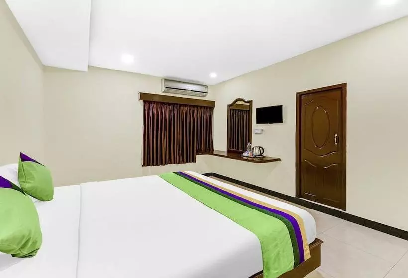 هتل Treebo B Coral, 2 Km From Promenade Beach