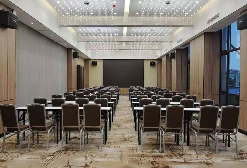 Microtel By Wyndham Xiangtan Tianyi