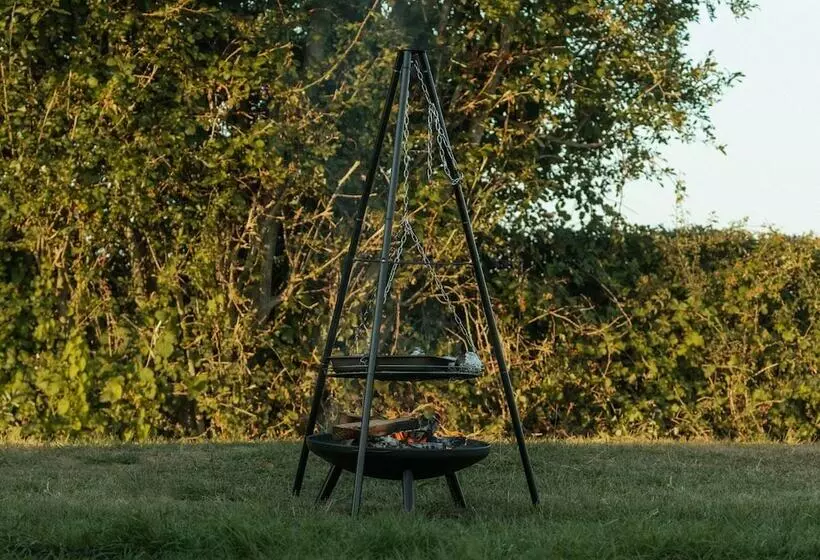 Majatalo Glamping At The Retreat Wiltshire Is Rural Bliss