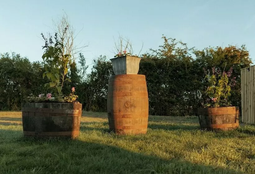 Majatalo Glamping At The Retreat Wiltshire Is Rural Bliss