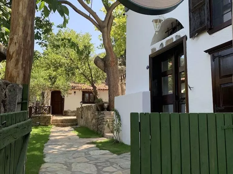 Majatalo şi̇ri̇nce Bahçe