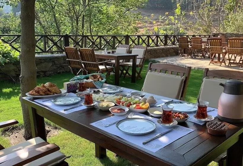 Majatalo şi̇ri̇nce Bahçe