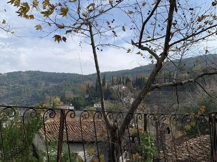 Majatalo şi̇ri̇nce Bahçe