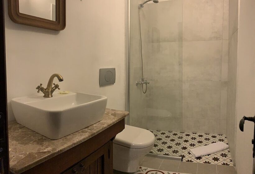 פנסיון şi̇ri̇nce Bahçe