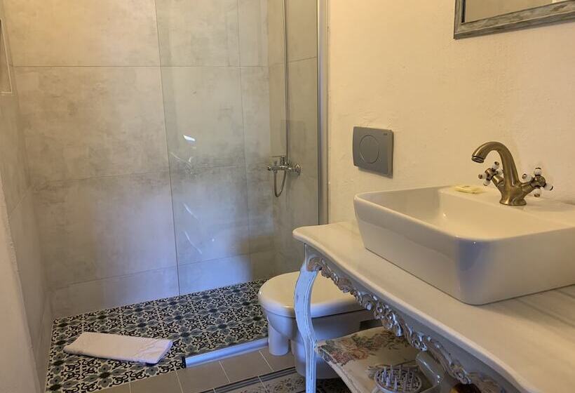 פנסיון şi̇ri̇nce Bahçe