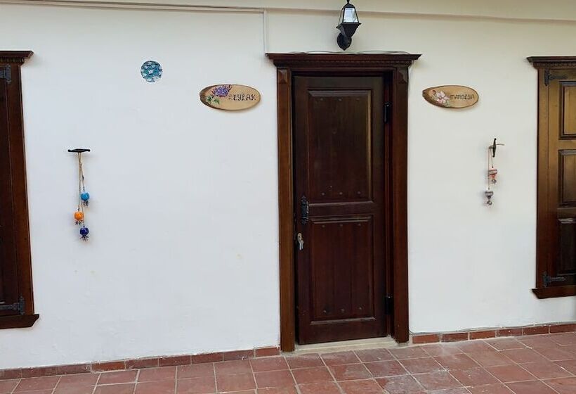 פנסיון şi̇ri̇nce Bahçe