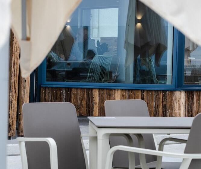 Hostal Náutico De Razo