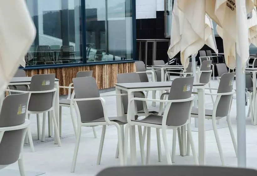 Hostal Náutico De Razo