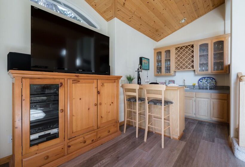 Sparrow By Avantstay Modern Mountain Retreat W/ Hot Tub, Pool Table & Games!