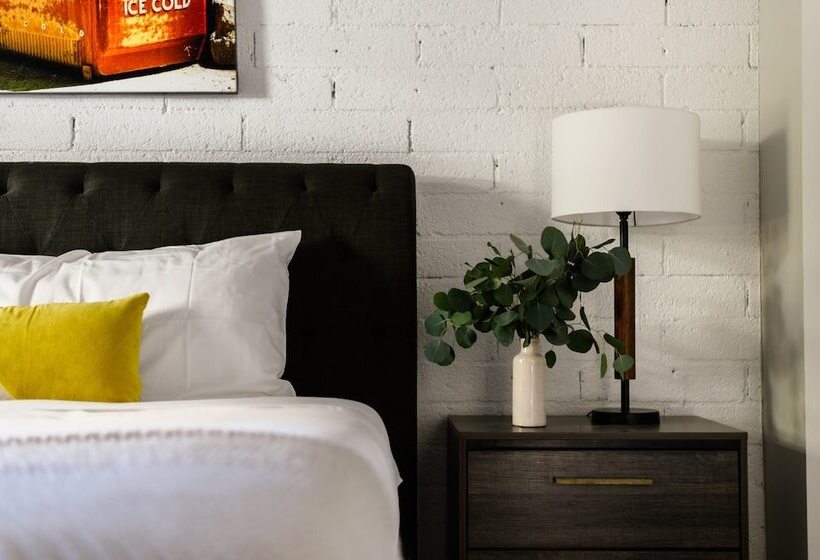 Stellar By Avantstay Modern Artist S Loft In Old Town W/ Patio