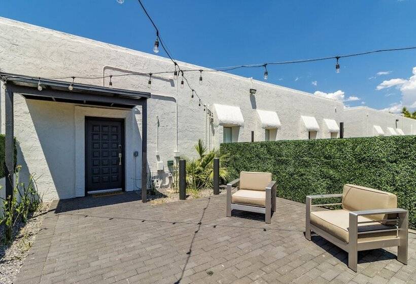 Stellar By Avantstay Modern Artist S Loft In Old Town W/ Patio