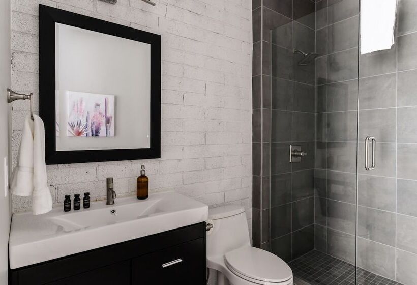 Stellar By Avantstay Modern Artist S Loft In Old Town W/ Patio