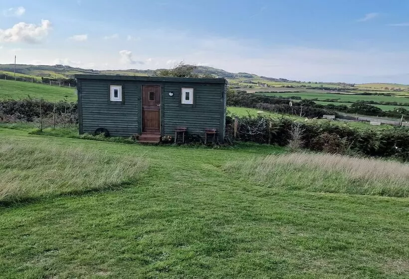 Stunning 1 Bed Shepherd Hut