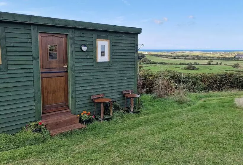 Stunning 1 Bed Shepherd Hut
