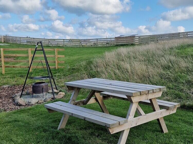 Stunning 1 Bed Shepherd Hut