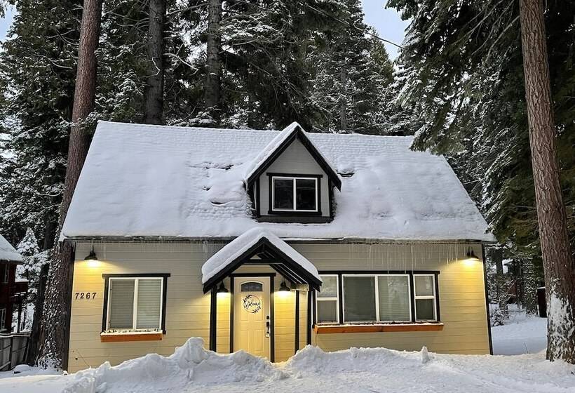 Sweet Pine Deck + Hot Tub, Cozy Modern Interior Close To Ski Resort!