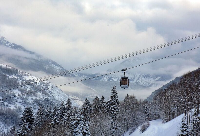 The Sebastian Vail Double Queen Hotel Room