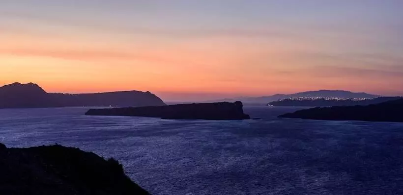 Aamiaismajoitus (B&B) Acro Blue Luxury Villas