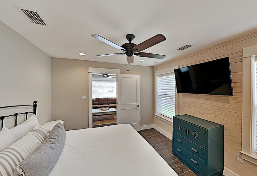 Cottages By The Bay   At Last