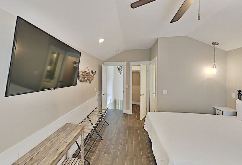 Cottages By The Bay   At Last