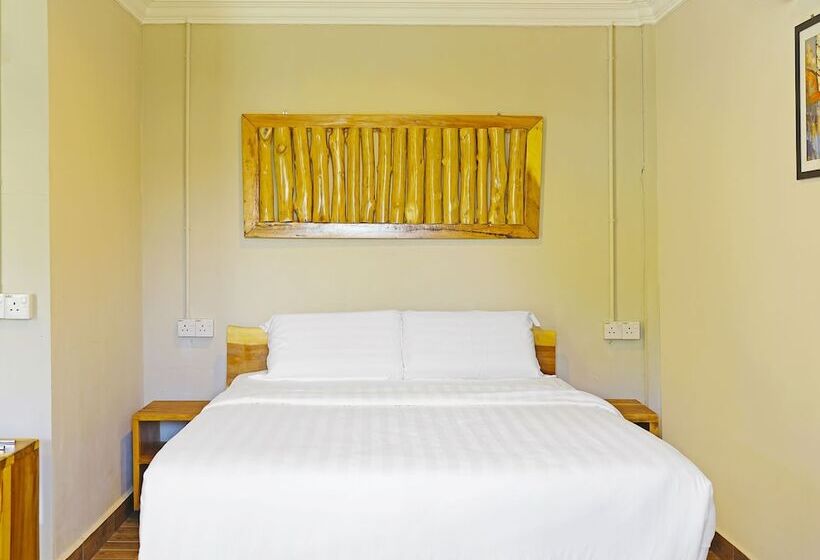 ホテル Capital O 90557 Dedsaan Beach Village