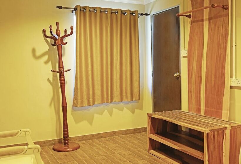 ホテル Capital O 90557 Dedsaan Beach Village