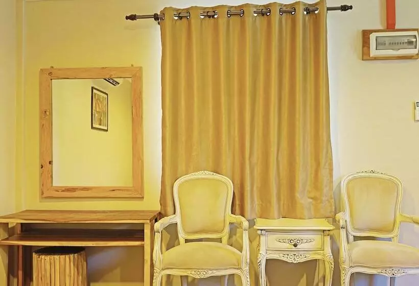 ホテル Capital O 90557 Dedsaan Beach Village