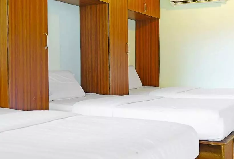 ホテル Capital O 90557 Dedsaan Beach Village