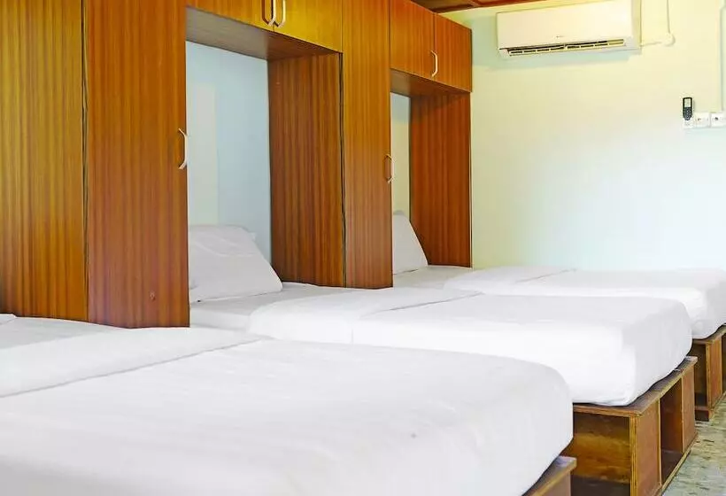 ホテル Capital O 90557 Dedsaan Beach Village