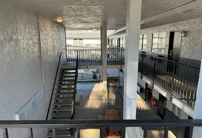 Capital O Hotel Richmond Hill/Savannah area I-95