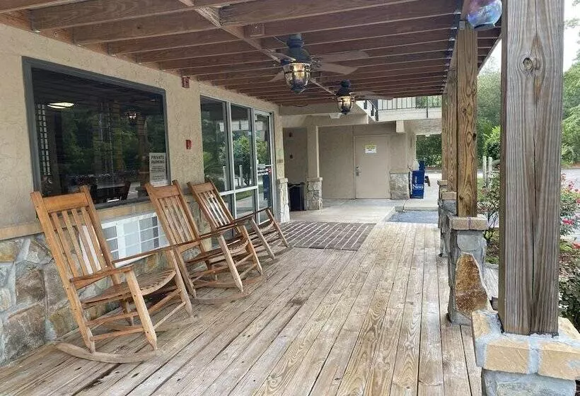 Capital O Hotel Richmond Hill/Savannah area I-95