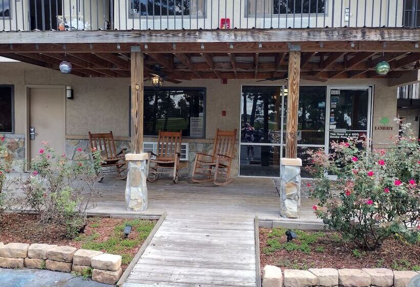 Capital O Hotel Richmond Hill/Savannah area I-95