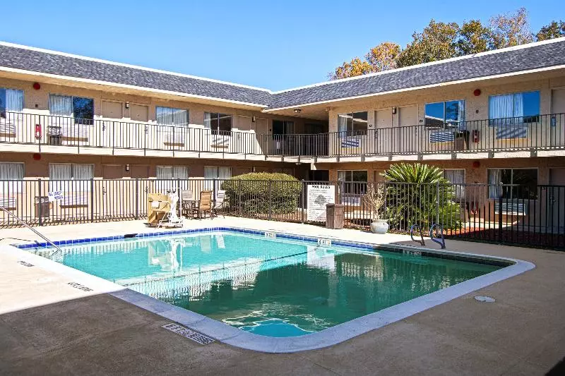 Capital O Hotel Richmond Hill/Savannah area I-95