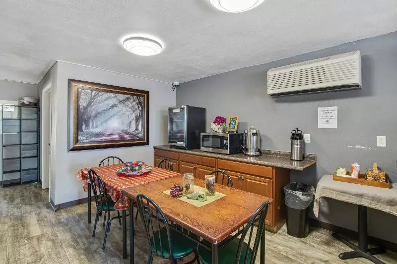 Capital O Hotel Richmond Hill/Savannah area I-95