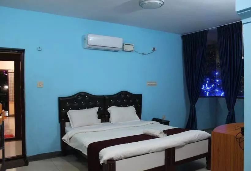 ホテル The Greenwood Resort Chikmagalur   Escape To Tranquil Mountain Views