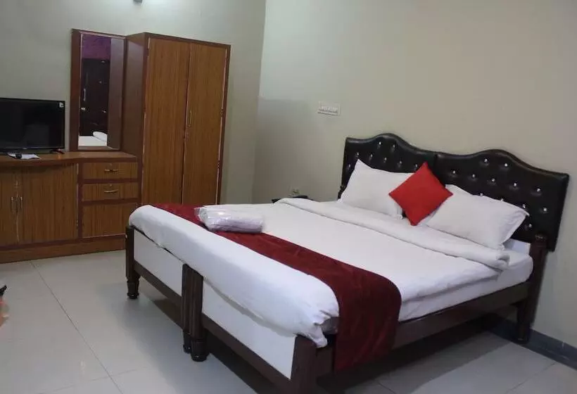 ホテル The Greenwood Resort Chikmagalur   Escape To Tranquil Mountain Views