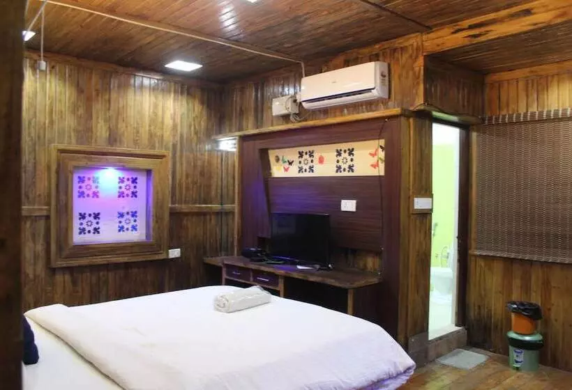 ホテル The Greenwood Resort Chikmagalur   Escape To Tranquil Mountain Views