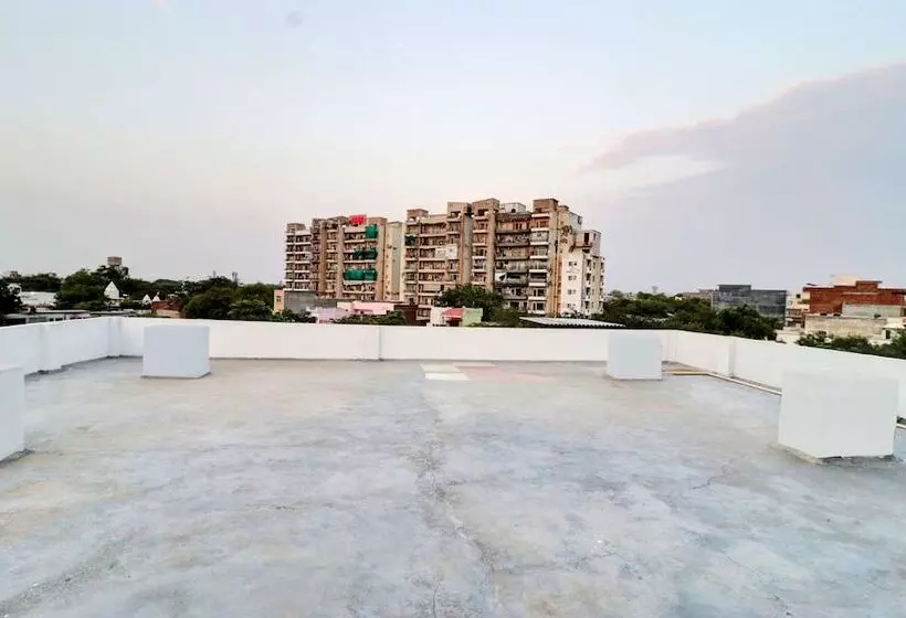 ホテル Treebo Grand Town House