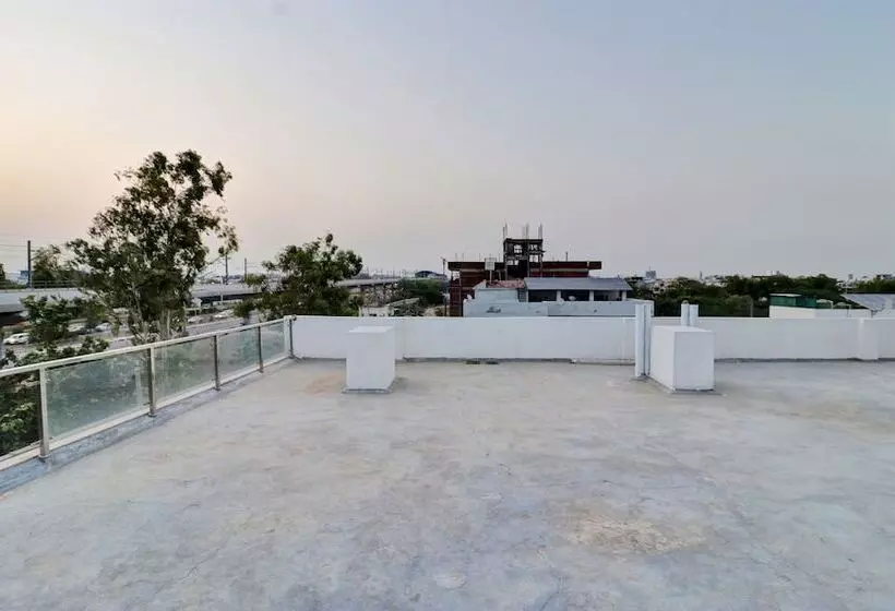 ホテル Treebo Grand Town House