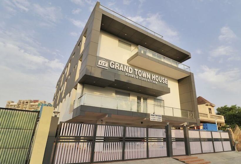 호텔 Treebo Grand Town House