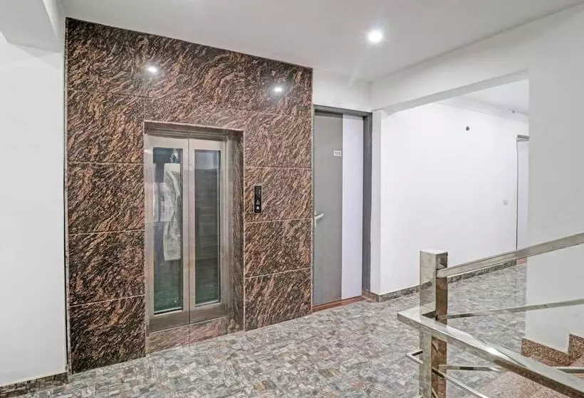 ホテル Treebo Grand Town House