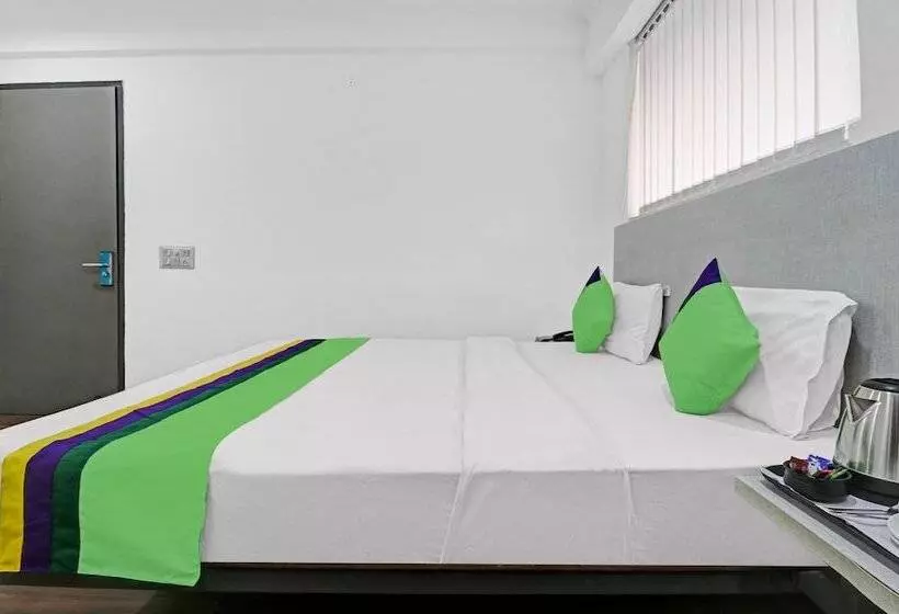 ホテル Treebo Grand Town House