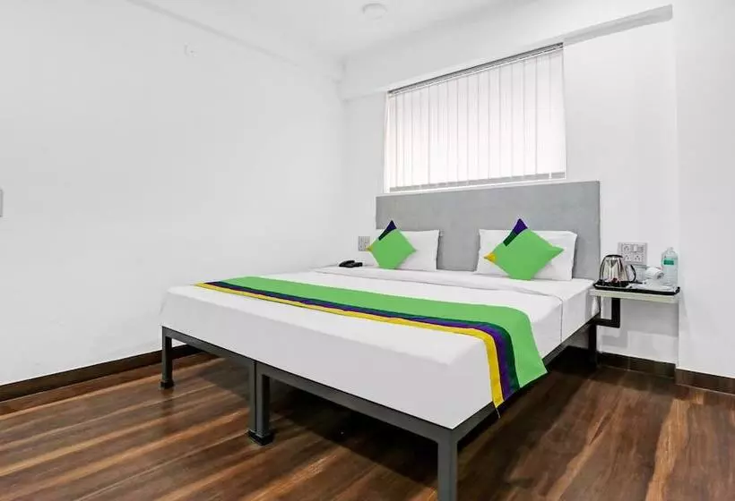 ホテル Treebo Grand Town House