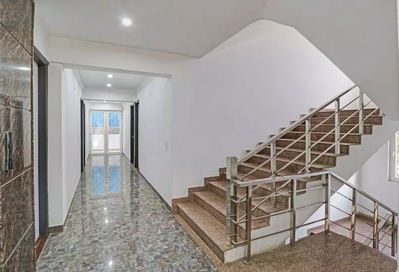 ホテル Treebo Grand Town House