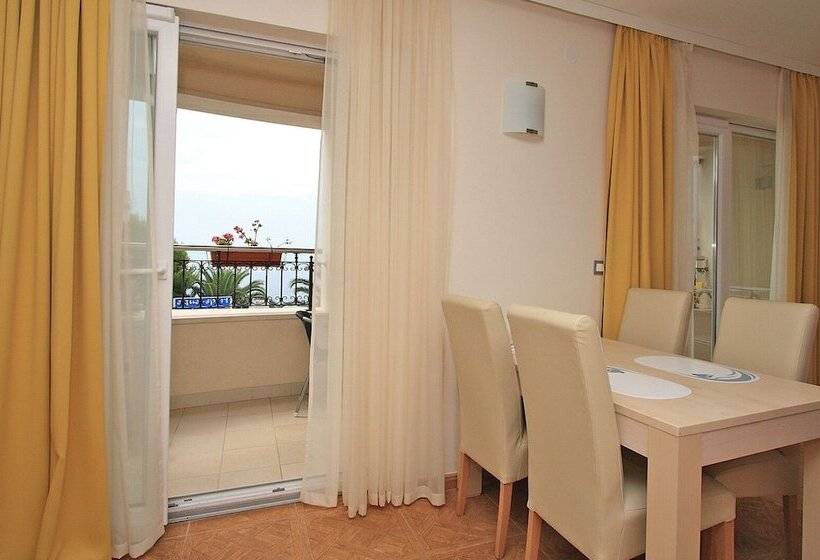 Aparthotel Natalia Podgora