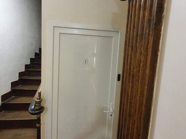 La Forteresse Jacuzzi Sauna