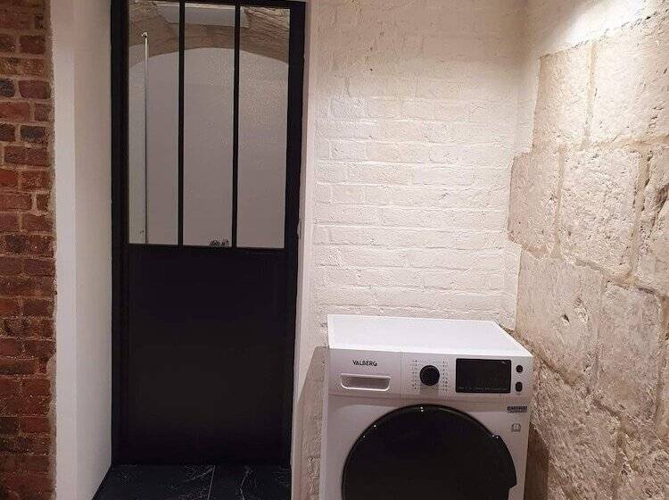 La Forteresse Jacuzzi Sauna