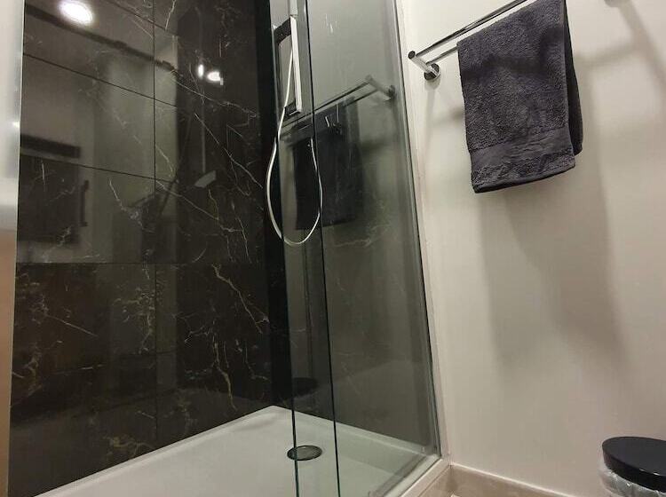 La Forteresse Jacuzzi Sauna